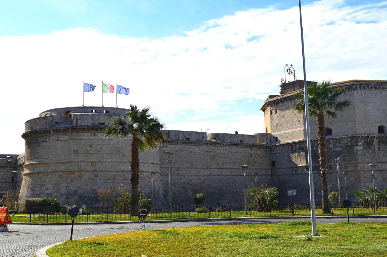 Appartement Domus Cavour à Civitavecchia Extérieur photo