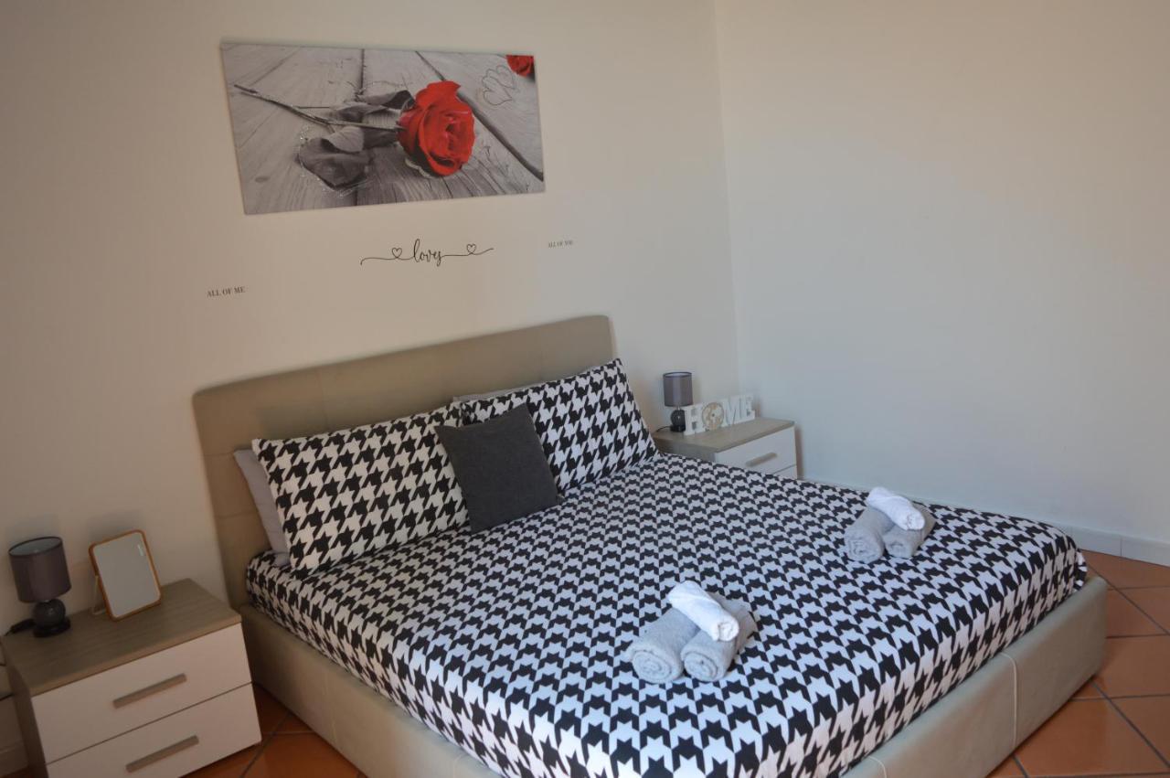 Appartement Domus Cavour à Civitavecchia Extérieur photo
