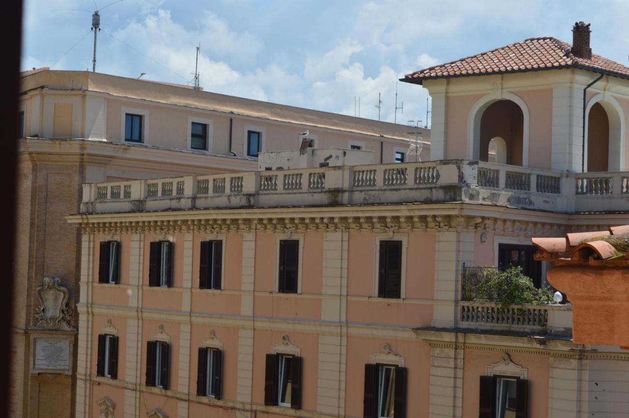 Appartement Domus Cavour à Civitavecchia Extérieur photo