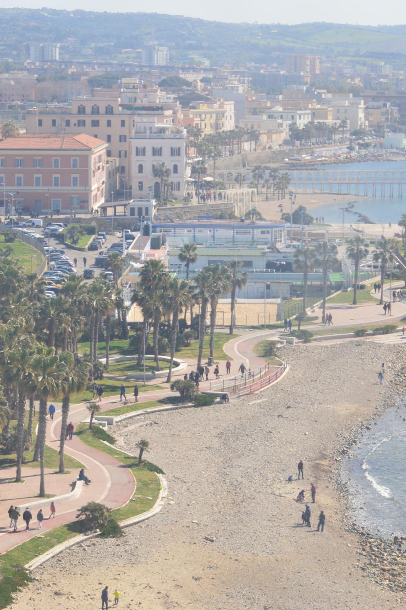 Appartement Domus Cavour à Civitavecchia Extérieur photo